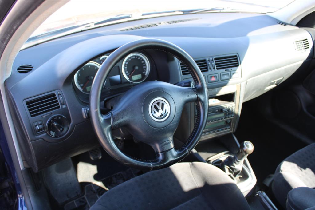 2002 – Volkswagen Bora – 1,6 i  1.maj.,ČR,STK 2/2027