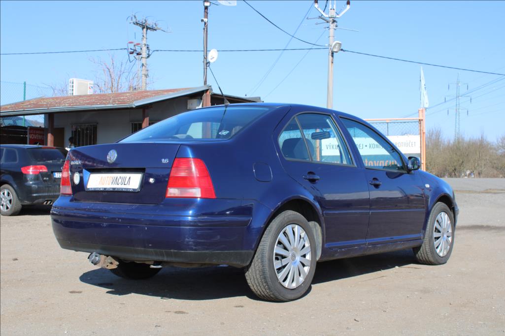 2002 – Volkswagen Bora – 1,6 i  1.maj.,ČR,STK 2/2027