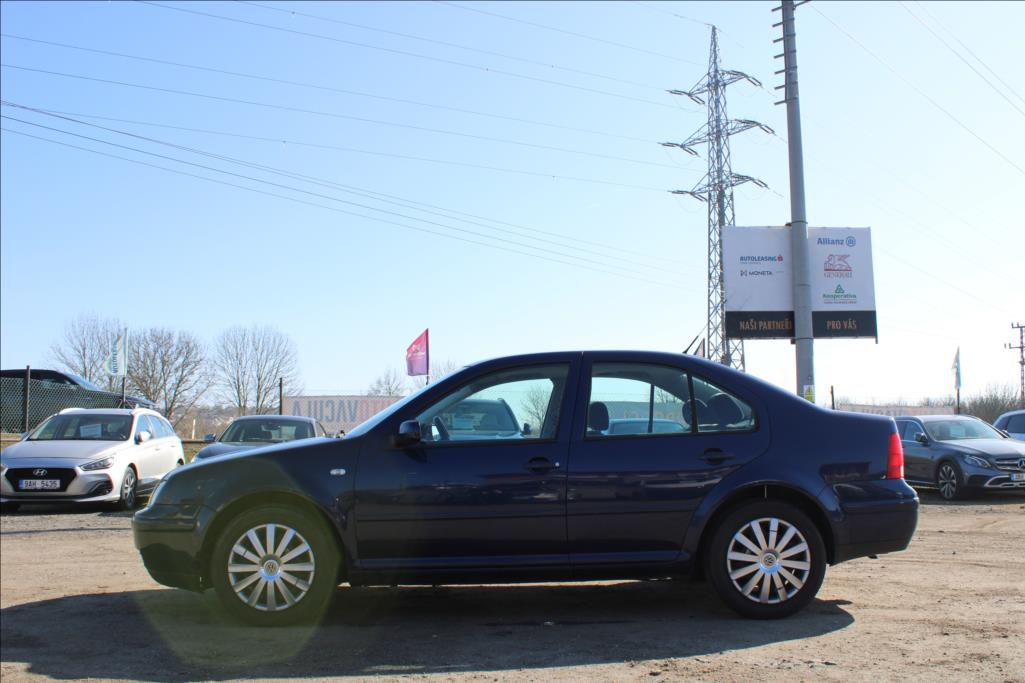 2002 – Volkswagen Bora – 1,6 i  1.maj.,ČR,STK 2/2027