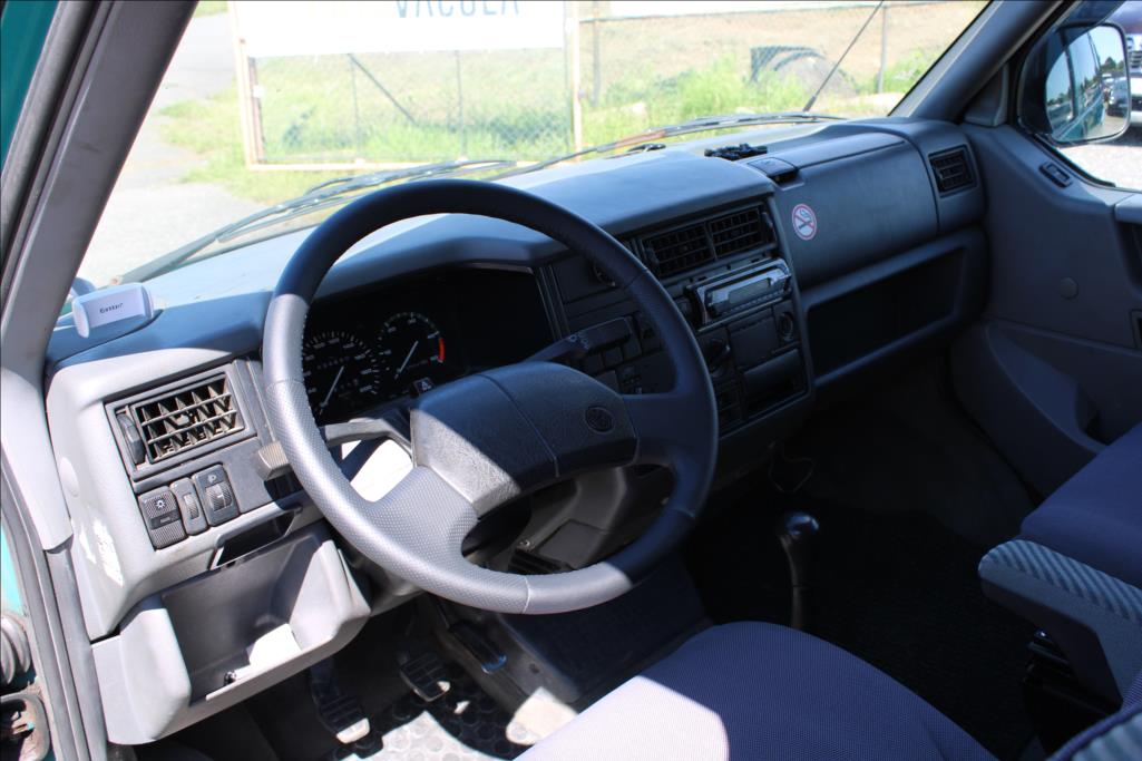 1994 – Volkswagen Caravelle – 2,4 D  7 – míst, WEBASTO