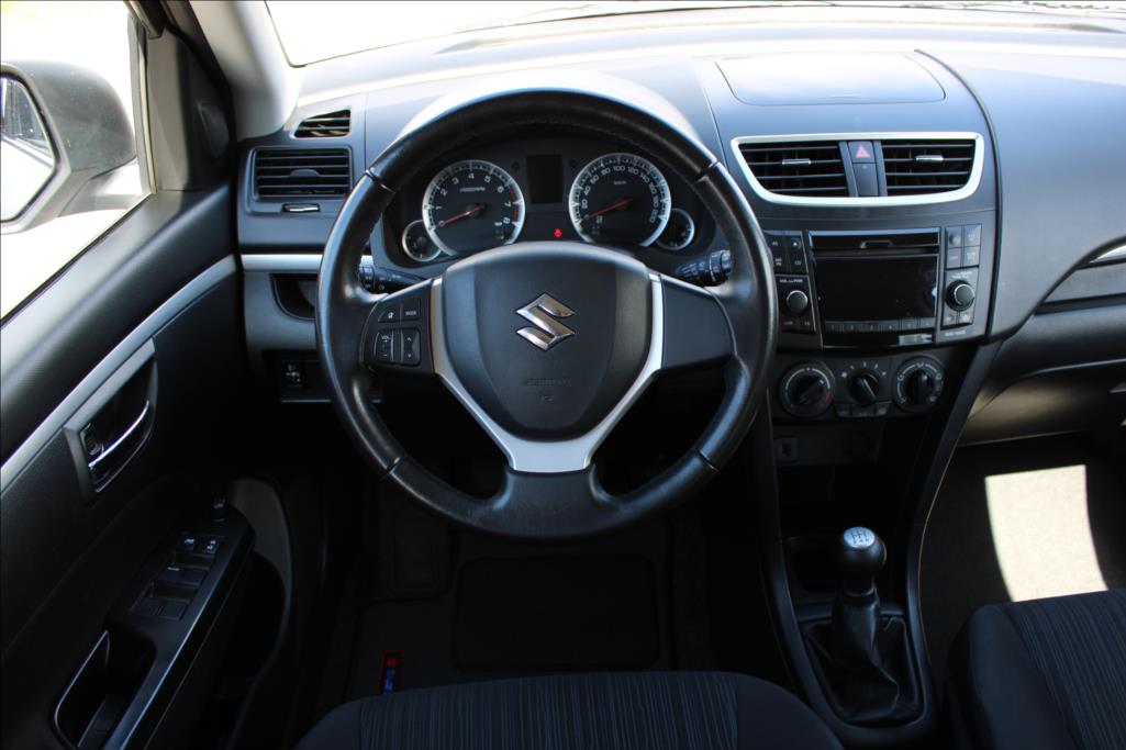 2014 – Suzuki Swift – 1,2 i  SERVISKA, 4 x 4, KLIMA