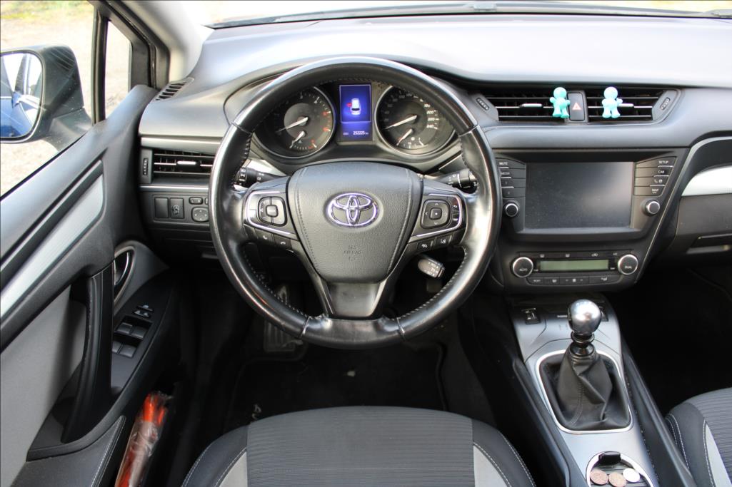 2018 – Toyota Avensis – 2,0 D  1.maj. ČR, serviska