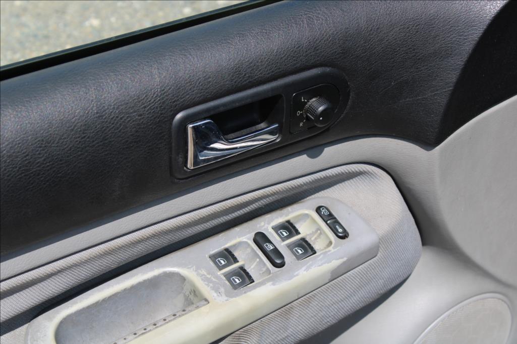 2000 – Volkswagen Golf – 1,9 TDi  STK 10/2026