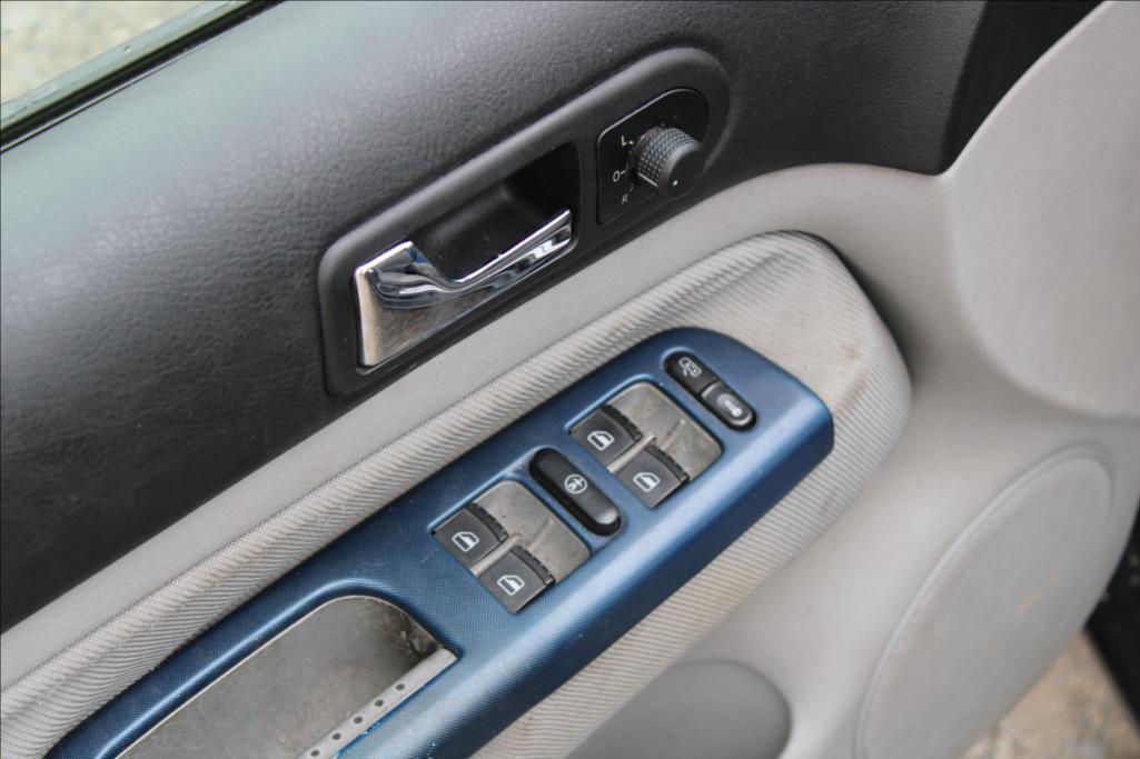 1999 – Volkswagen Golf – 1,6 i  STK 5/2026, Dig.Klima