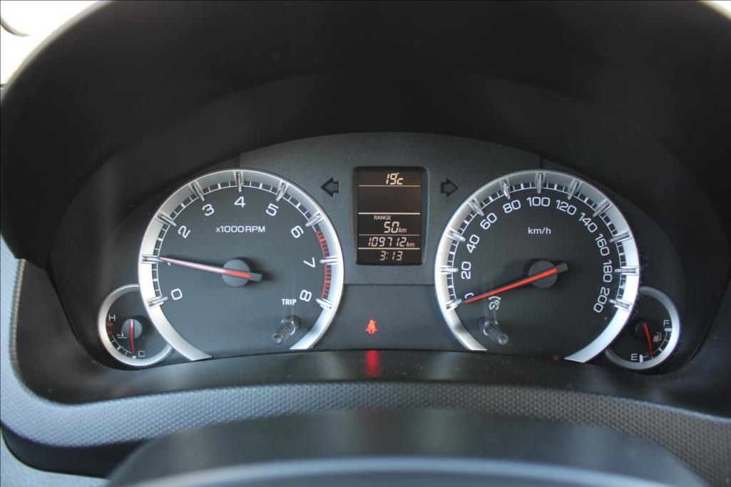 2014 – Suzuki Swift – 1,2 i  SERVISKA, 4 x 4, KLIMA