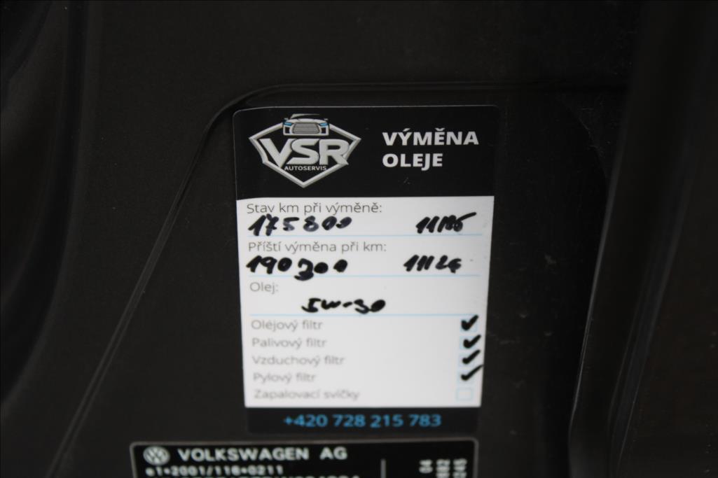 2012 – Volkswagen Touran – 1,4 TSi  NAVI, KAMERA,VÝHŘEVY