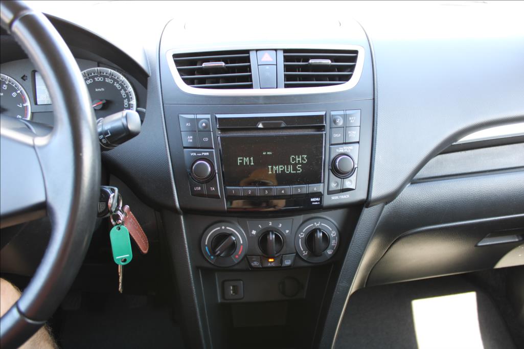 2014 – Suzuki Swift – 1,2 i  SERVISKA, 4 x 4, KLIMA