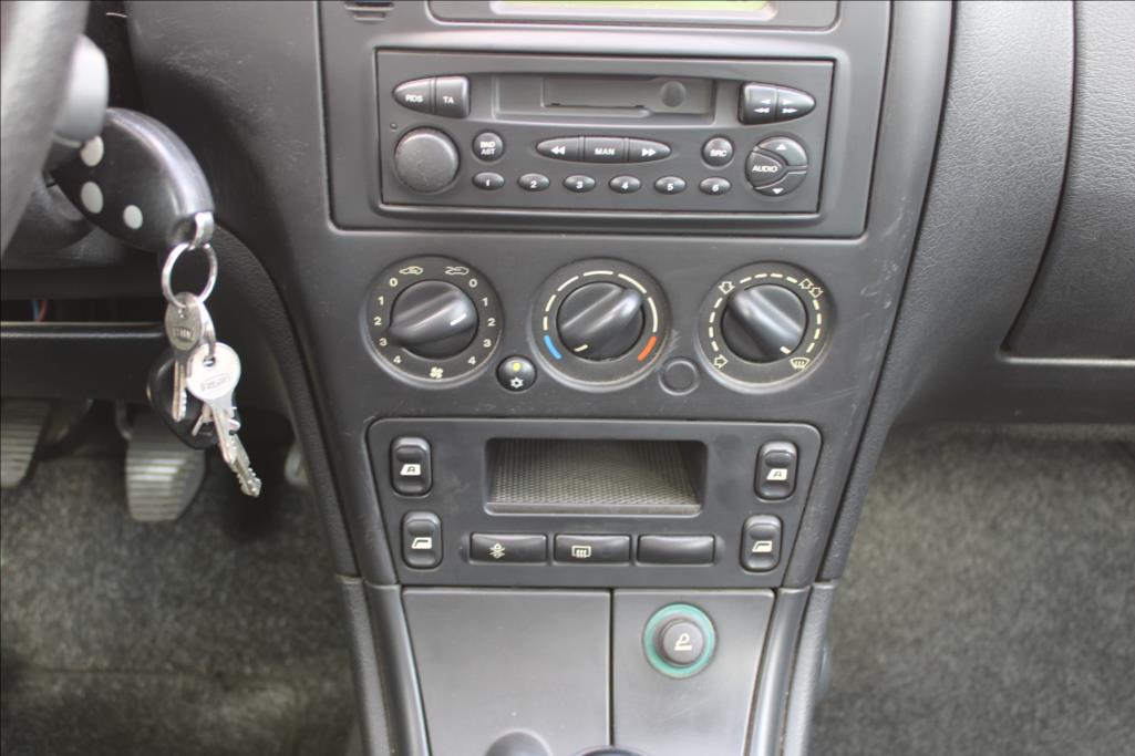 2002 – Citroën Xsara – 1,6 i  2.majitel, ČR, Klima