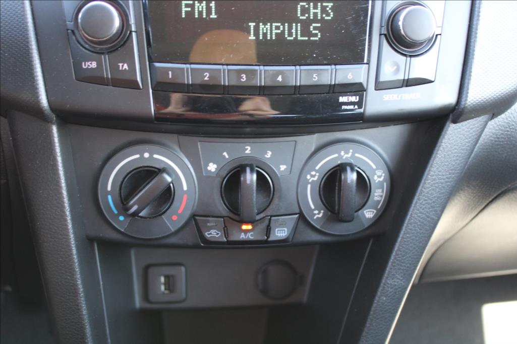 2014 – Suzuki Swift – 1,2 i  SERVISKA, 4 x 4, KLIMA