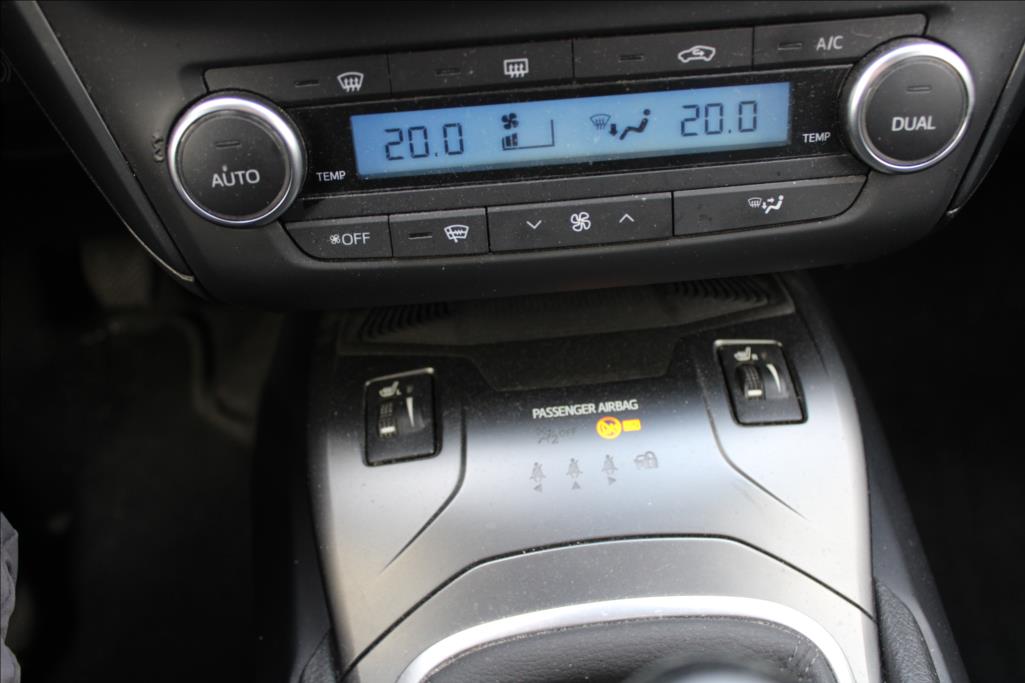 2018 – Toyota Avensis – 2,0 D  1.maj. ČR, serviska