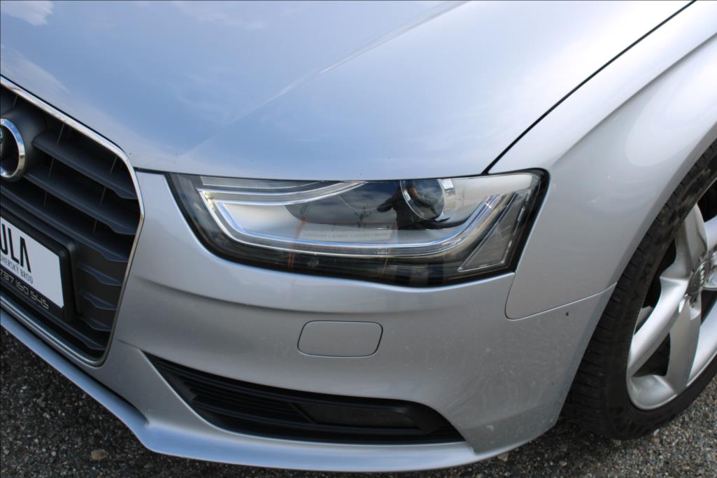 2015 – Audi A4 – 2,0 TDi  AUTOMAT, S-LINE