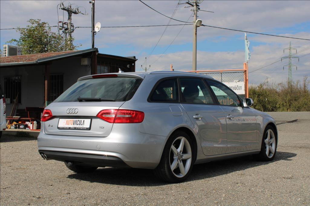 2015 – Audi A4 – 2,0 TDi  AUTOMAT, S-LINE