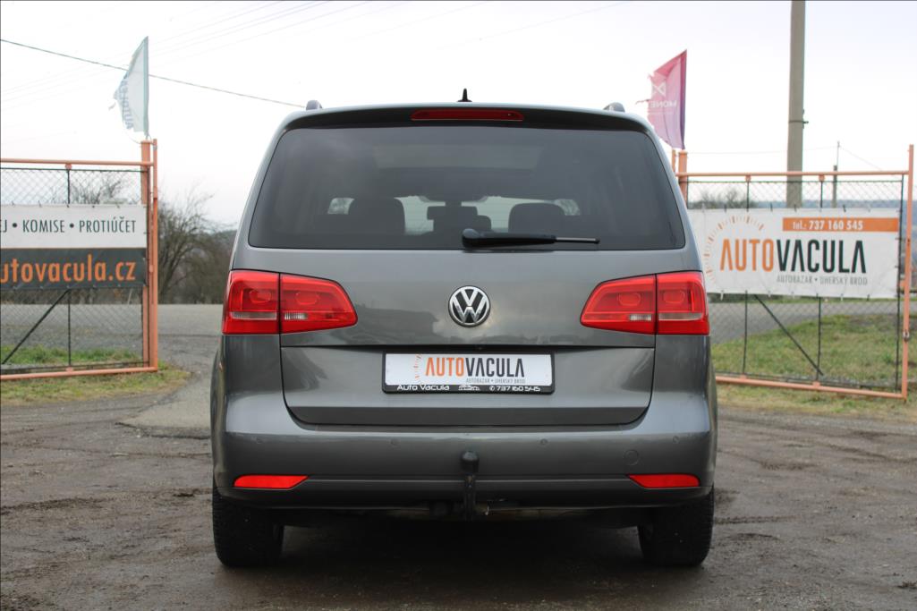 2012 – Volkswagen Touran – 1,4 TSi  NAVI, KAMERA,VÝHŘEVY