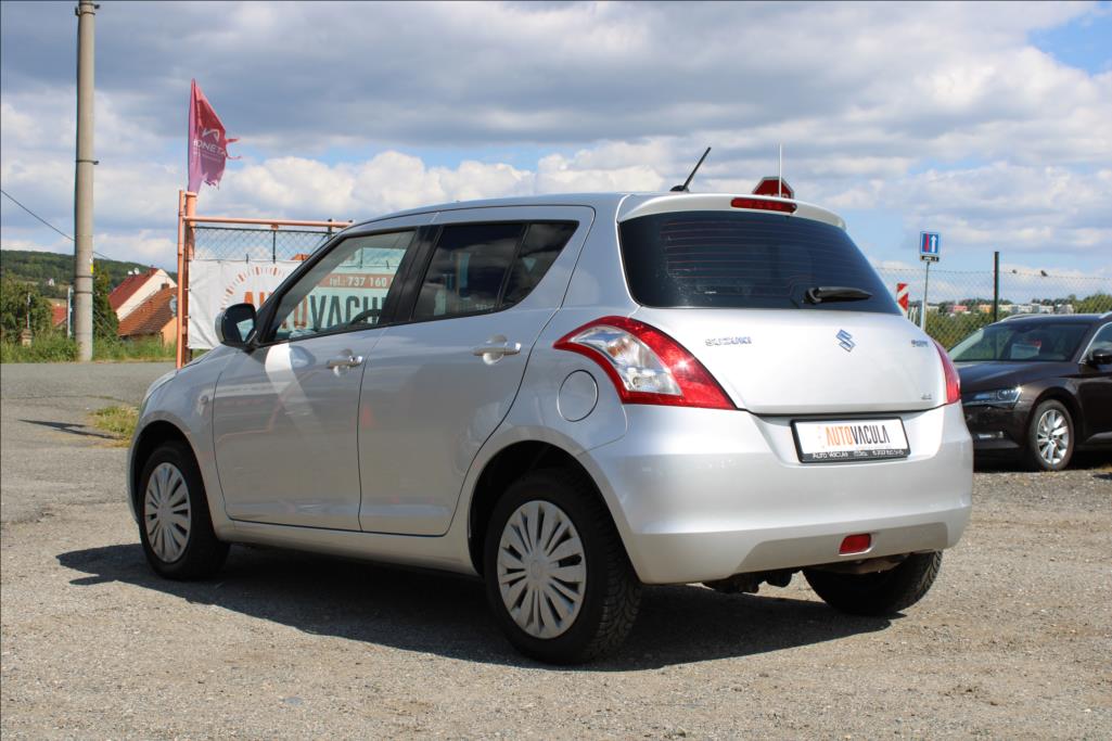 2014 – Suzuki Swift – 1,2 i  SERVISKA, 4 x 4, KLIMA