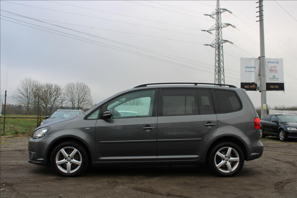 2012 – Volkswagen Touran – 1,4 TSi  NAVI, KAMERA,VÝHŘEVY