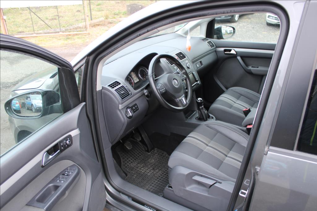2012 – Volkswagen Touran – 1,4 TSi  NAVI, KAMERA,VÝHŘEVY