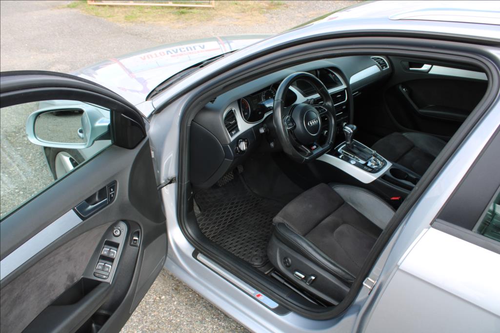 2015 – Audi A4 – 2,0 TDi  AUTOMAT, S-LINE
