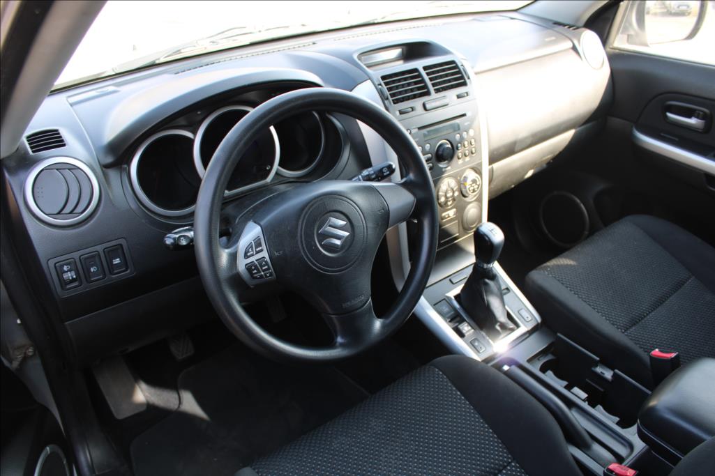 2006 – Suzuki Grand Vitara – 2,0 i + LPG  LPG,4 x 4,TAŽNÉ