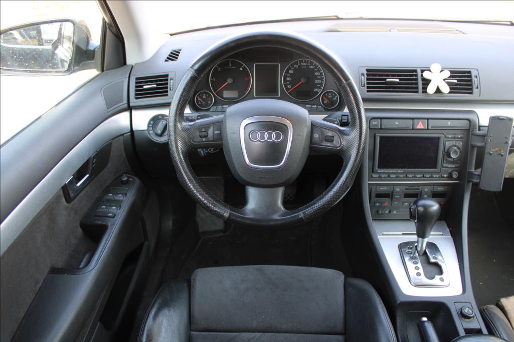 2006 – Audi A4 – 3,0 TDi  4×4,AUTOMAT,XENONY