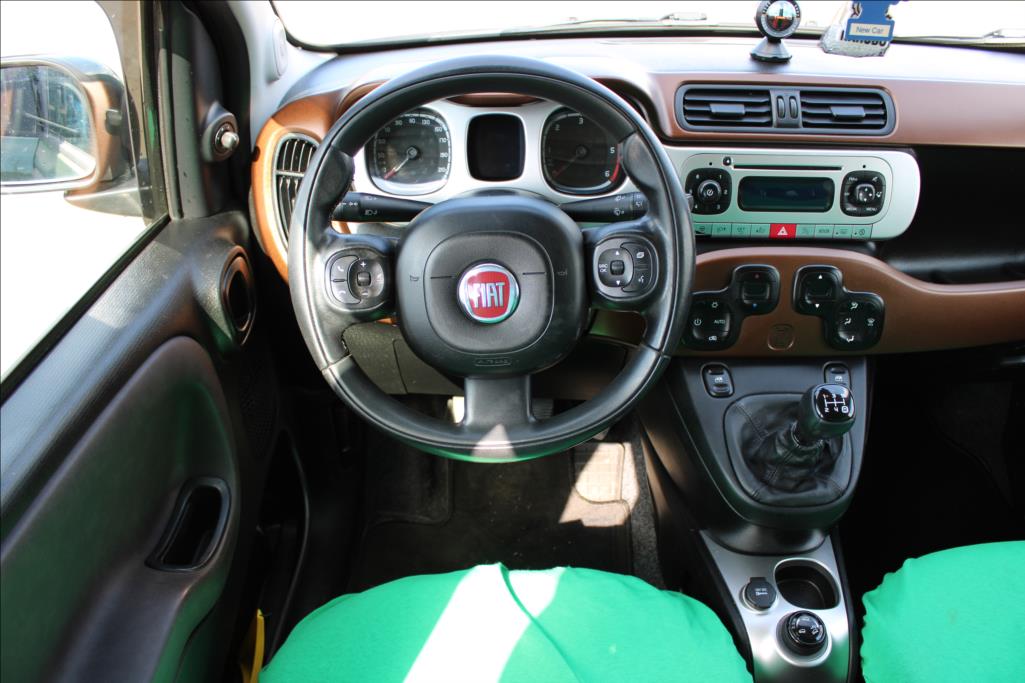 2017 – Fiat Panda – 1,3 D  CROSS, VELKÝ SERVIS