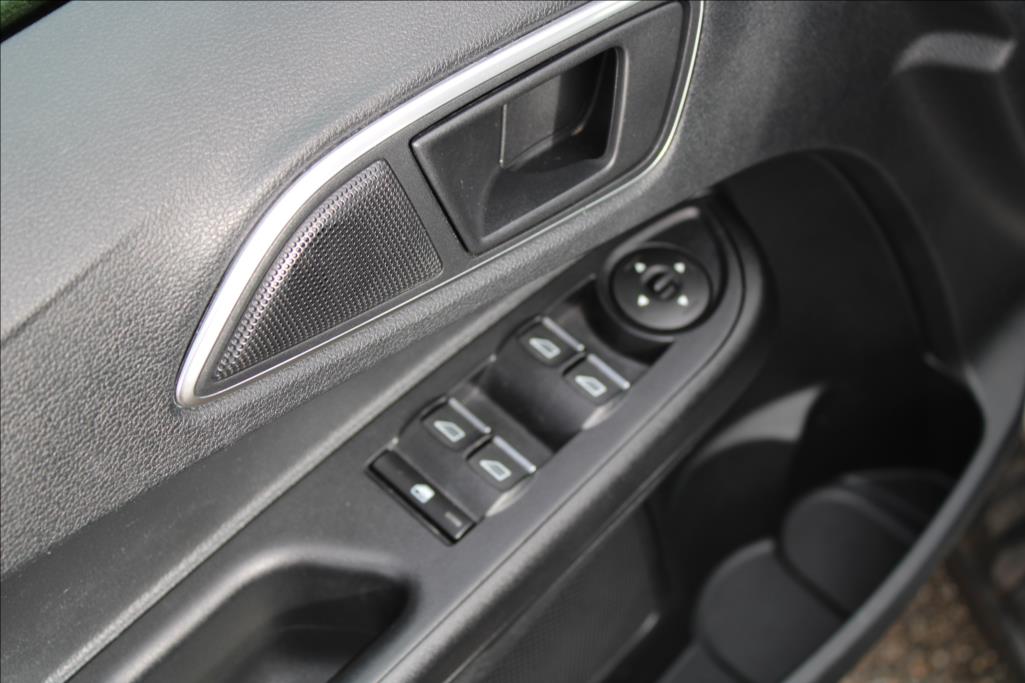 2015 – Ford B-MAX – 1,0 EcoBoost  SERVISKA, KLIMA