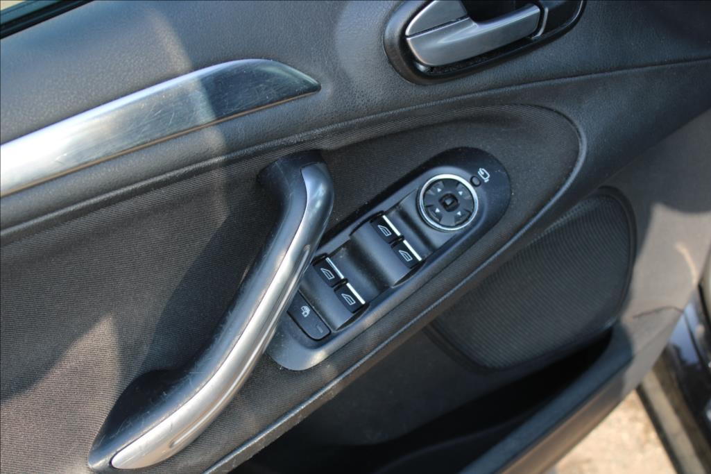 2012 – Ford S-MAX – 2,0 TDCi  SERVISKA, AUTOMAT