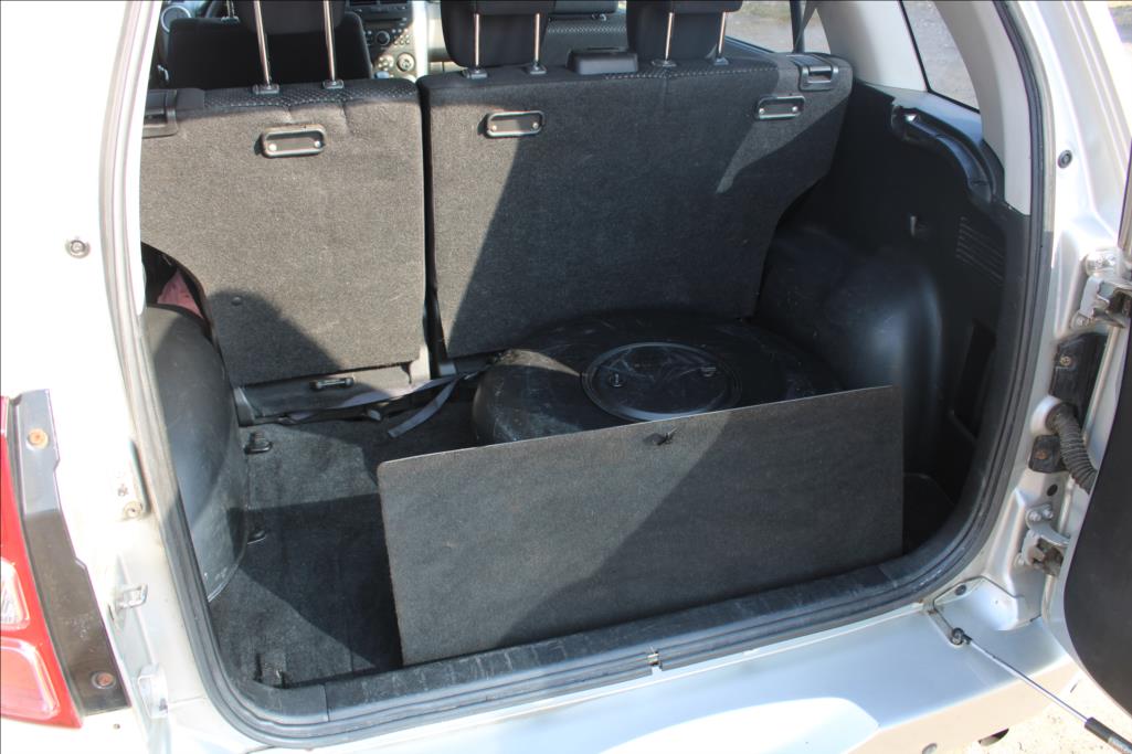 2006 – Suzuki Grand Vitara – 2,0 i + LPG  LPG,4 x 4,TAŽNÉ