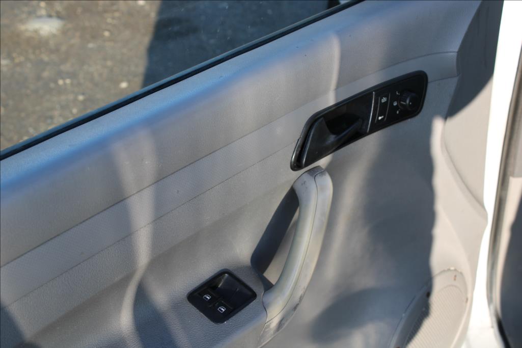 2004 – Volkswagen Caddy – 2,0 SDi  STK 12/2027,