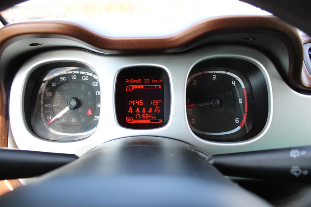 2017 – Fiat Panda – 1,3 D  CROSS, VELKÝ SERVIS