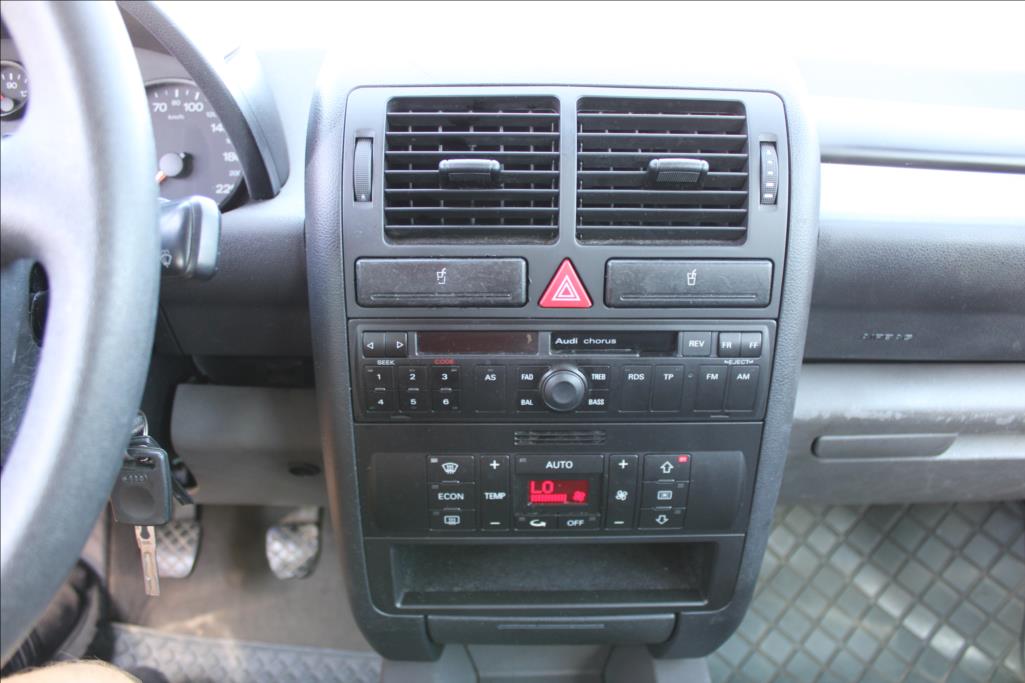 2000 – Audi A2 – 1,4 i  SERVISKA, KLIMA