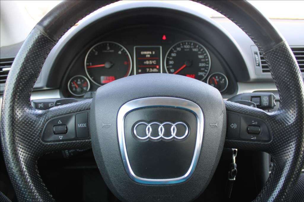 2006 – Audi A4 – 3,0 TDi  4×4,AUTOMAT,XENONY