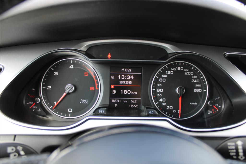 2015 – Audi A4 – 2,0 TDi  AUTOMAT, S-LINE