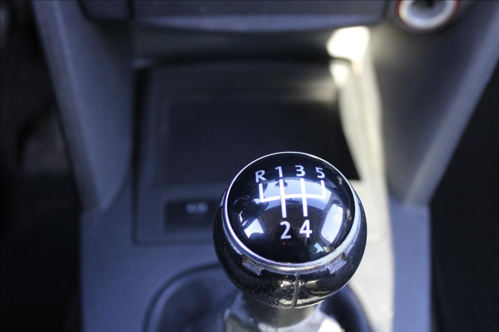 2004 – Volkswagen Caddy – 2,0 SDi  STK 12/2027,