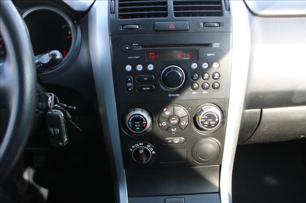 2006 – Suzuki Grand Vitara – 2,0 i + LPG  LPG,4 x 4,TAŽNÉ