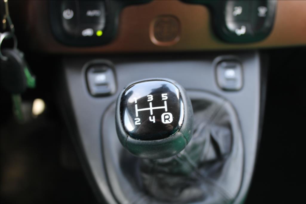 2017 – Fiat Panda – 1,3 D  CROSS, VELKÝ SERVIS