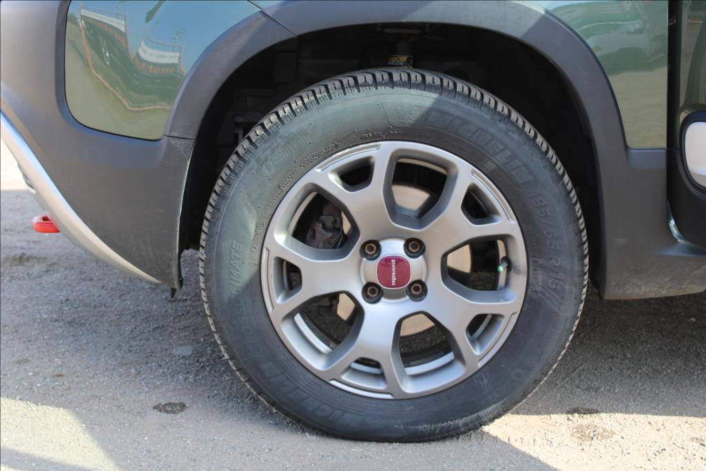 2017 – Fiat Panda – 1,3 D  CROSS, VELKÝ SERVIS