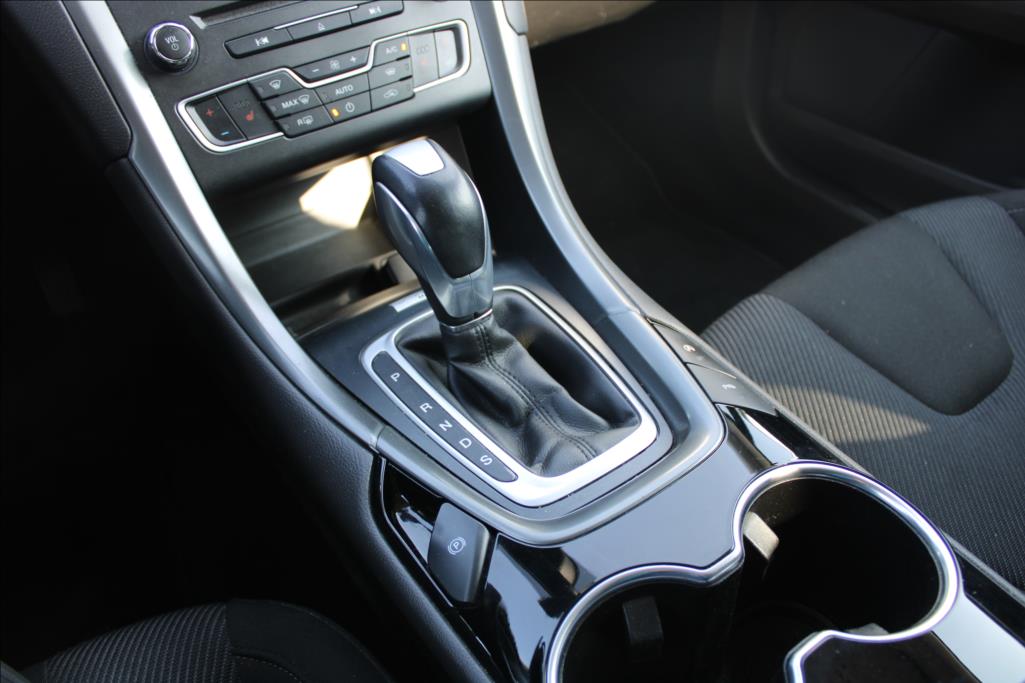 2016 – Ford Mondeo – 2,0 TDCi  TITANIUM,AUTOMAT,ČR