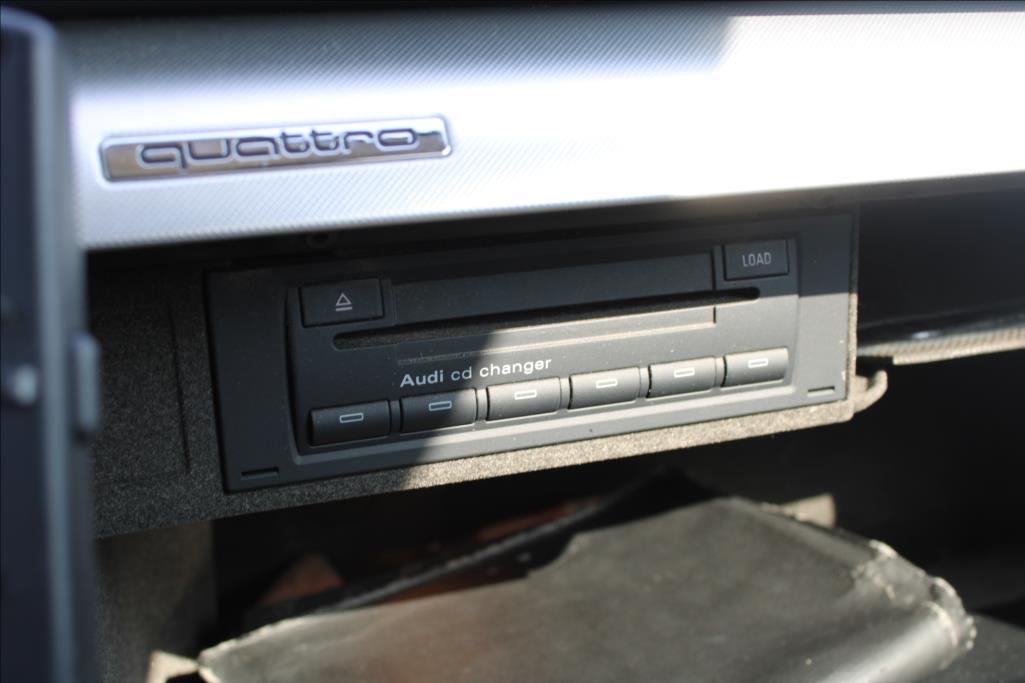 2006 – Audi A4 – 3,0 TDi  4×4,AUTOMAT,XENONY