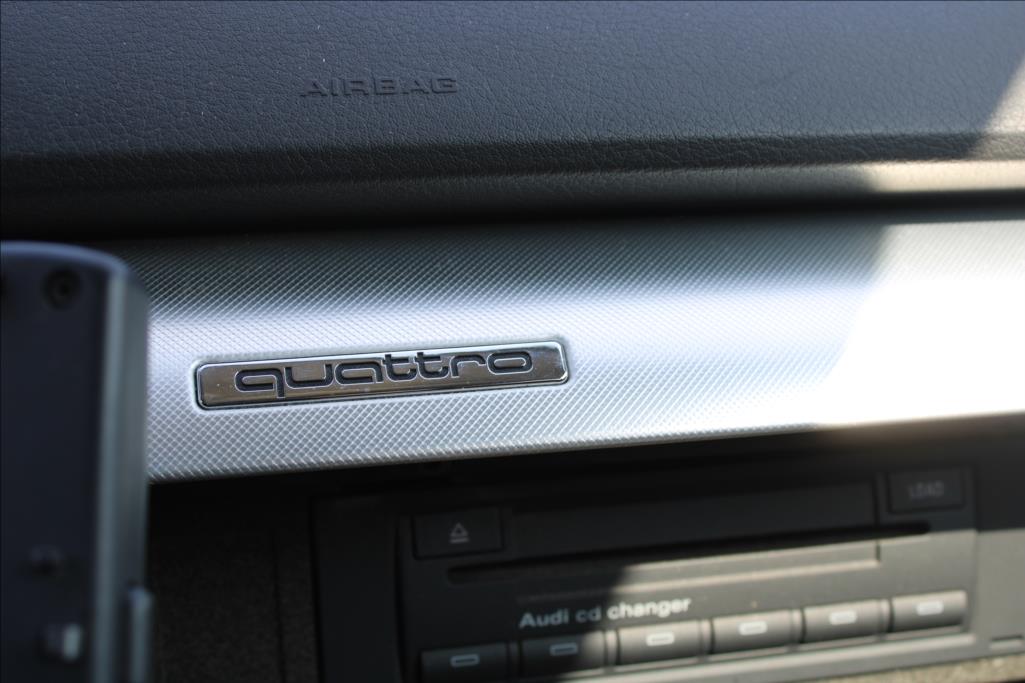 2006 – Audi A4 – 3,0 TDi  4×4,AUTOMAT,XENONY