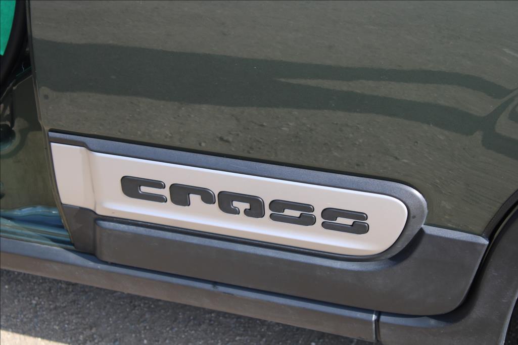 2017 – Fiat Panda – 1,3 D  CROSS, VELKÝ SERVIS