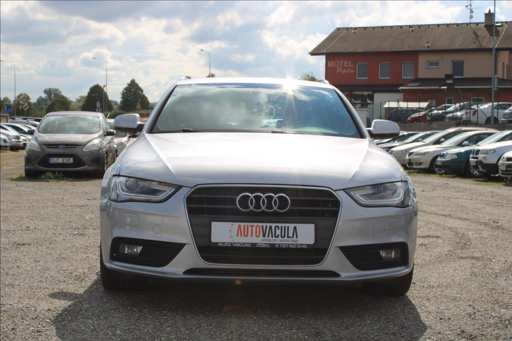 2015 – Audi A4 – 2,0 TDi  AUTOMAT, S-LINE