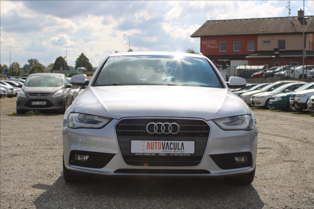 2015 – Audi A4 – 2,0 TDi  AUTOMAT, S-LINE
