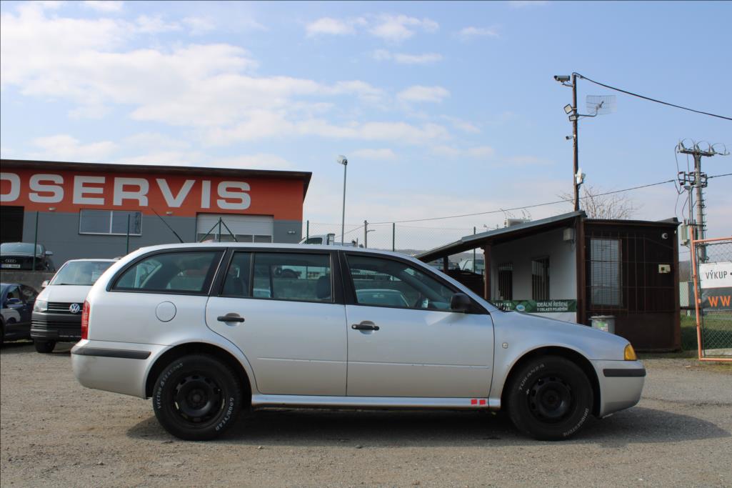 2001 – Škoda Octavia – 1,6 i  STK 8/2026