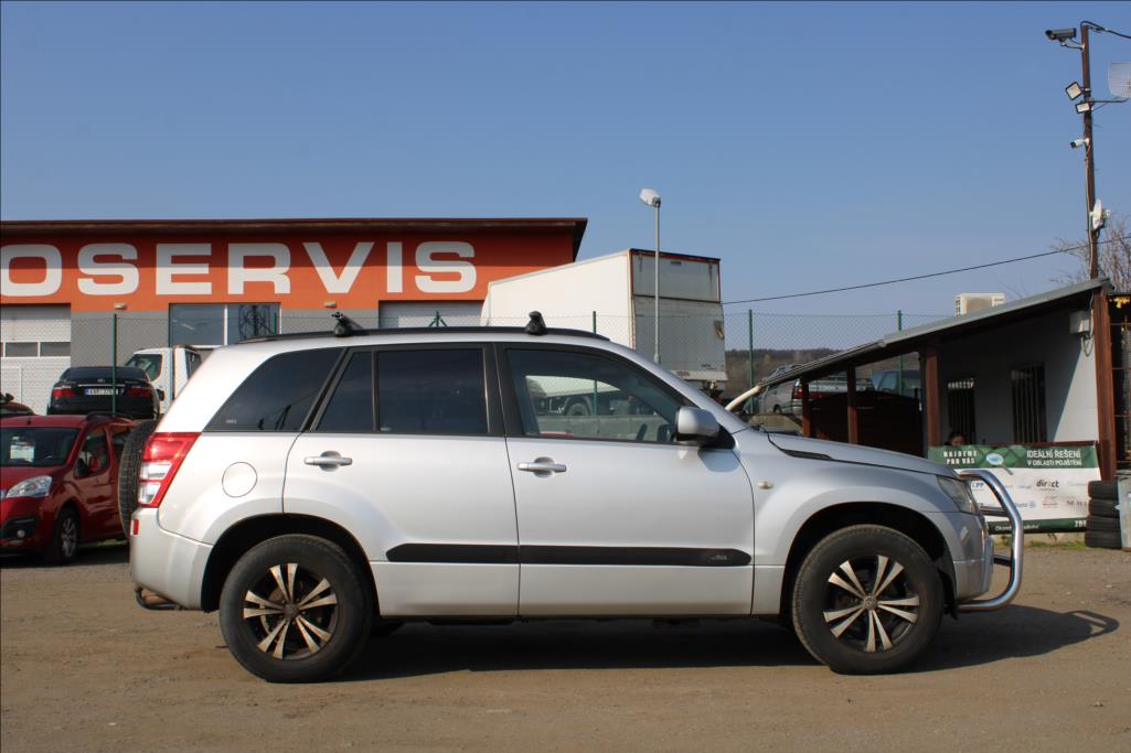 2006 – Suzuki Grand Vitara – 2,0 i + LPG  LPG,4 x 4,TAŽNÉ