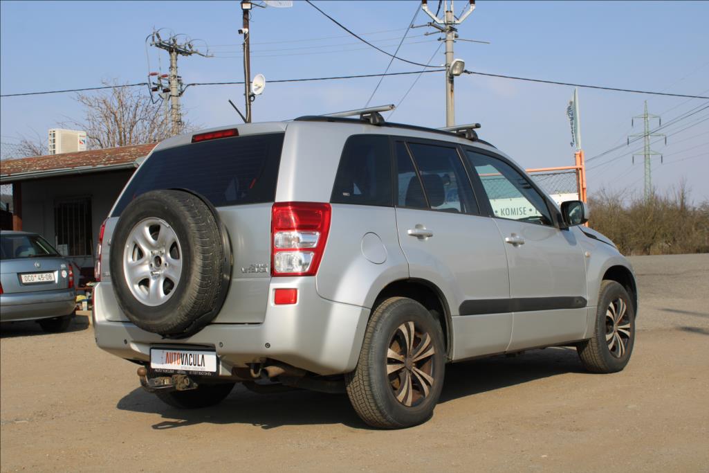 2006 – Suzuki Grand Vitara – 2,0 i + LPG  LPG,4 x 4,TAŽNÉ