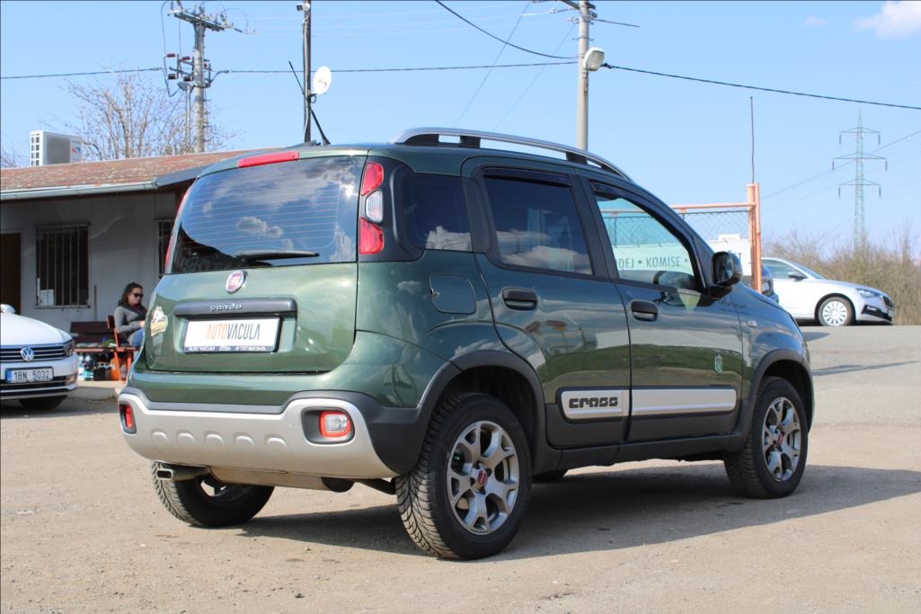 2017 – Fiat Panda – 1,3 D  CROSS, VELKÝ SERVIS