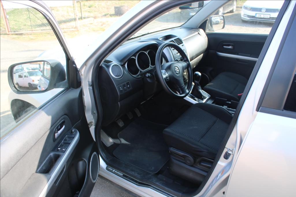 2006 – Suzuki Grand Vitara – 2,0 i + LPG  LPG,4 x 4,TAŽNÉ
