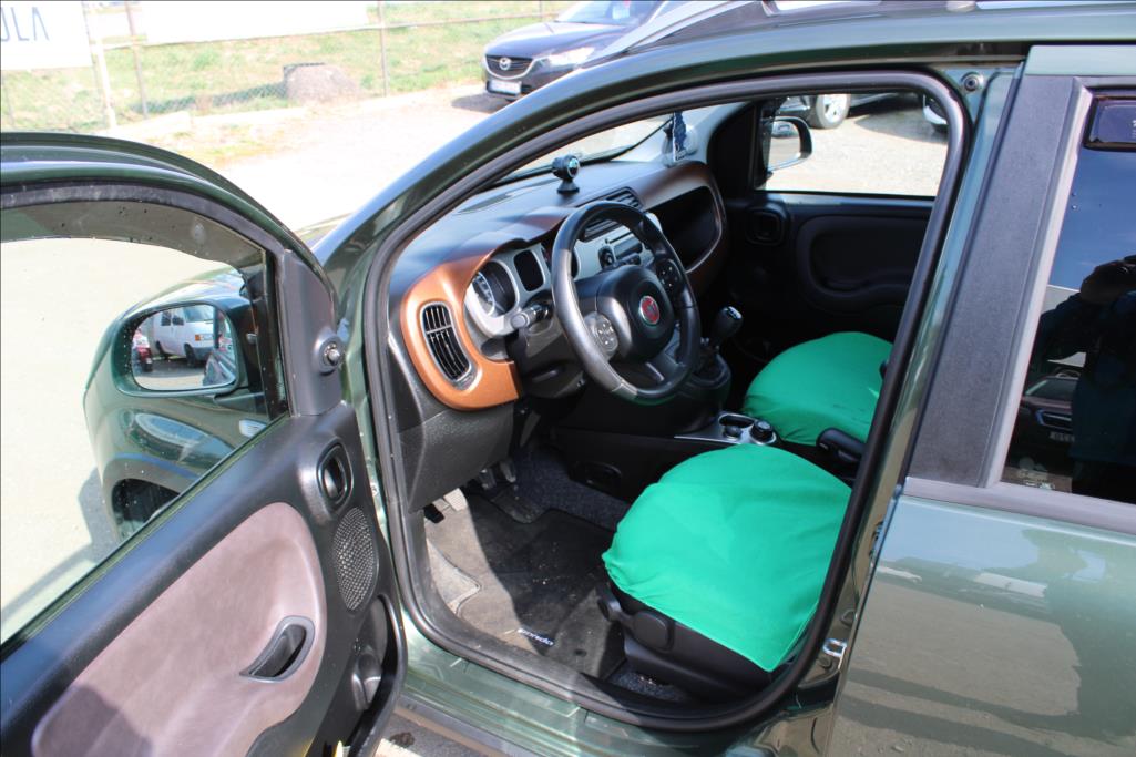 2017 – Fiat Panda – 1,3 D  CROSS, VELKÝ SERVIS