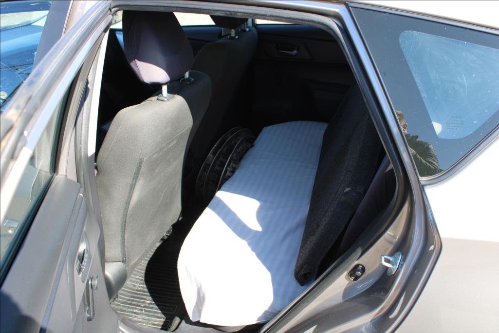 2013 – Toyota Auris – 1,3 i  2.maj.,ČR, 87.600 km