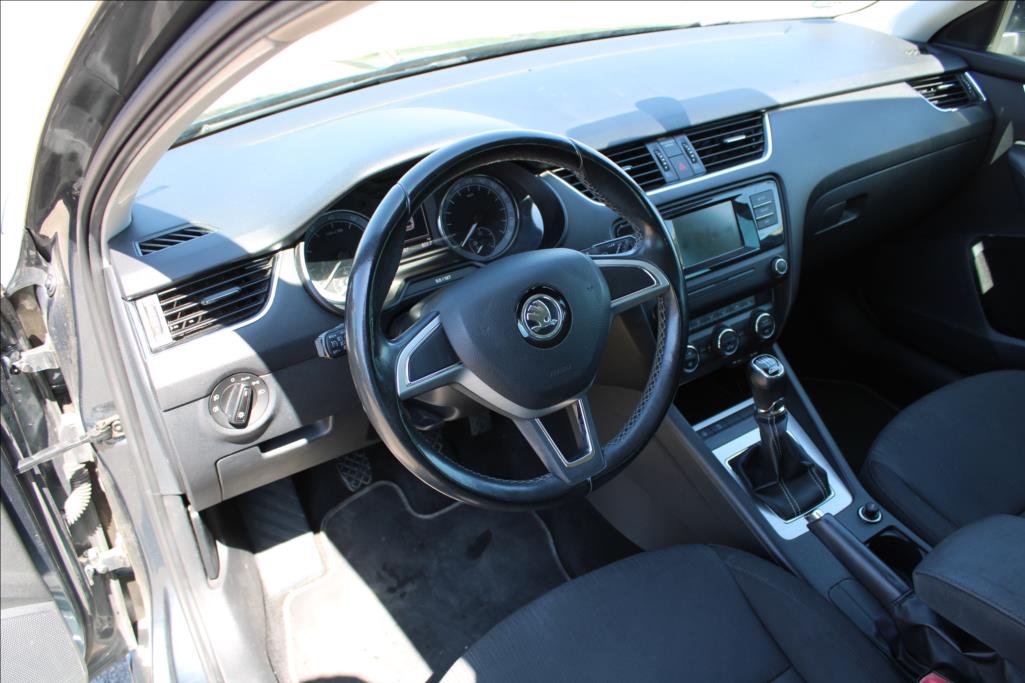 2015 – Škoda Octavia – 1,4 TSi  EDITTION, XENONY